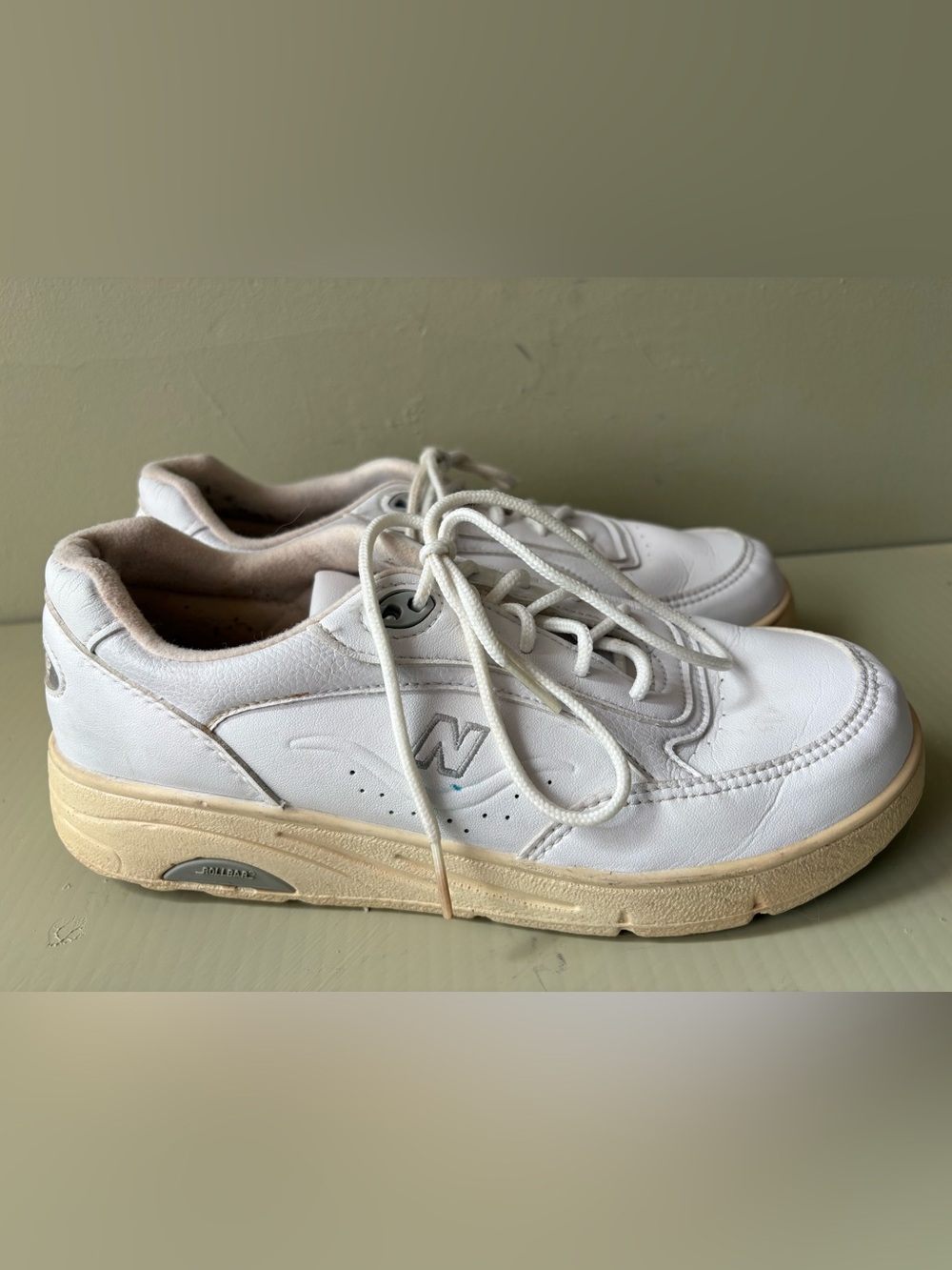 New Balance Women’s White Sneakers cream sole Sz 7 - Picture 4 of 11